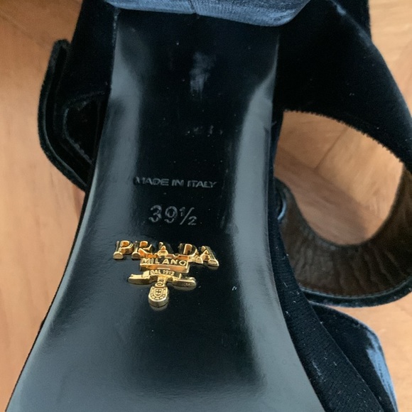 Prada Black Velvet Platform Heels with Green Jewel Embellishment Size 39.5 - Picture 6 of 13